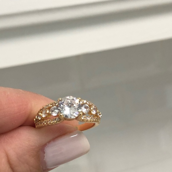 18k Gold Filled Engagement ring - Picture 7 of 9